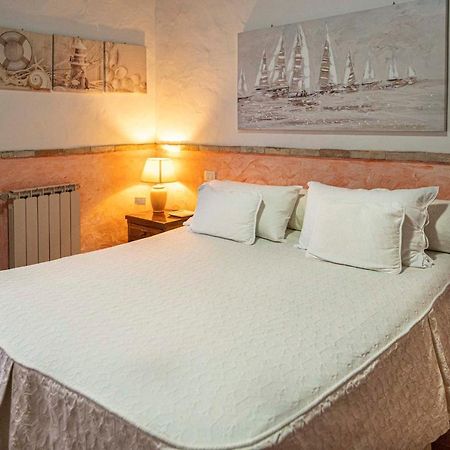Sa Domu Sarda Suites - Bed & Breakfast Porto Columbu - Perd'E Sali Εξωτερικό φωτογραφία
