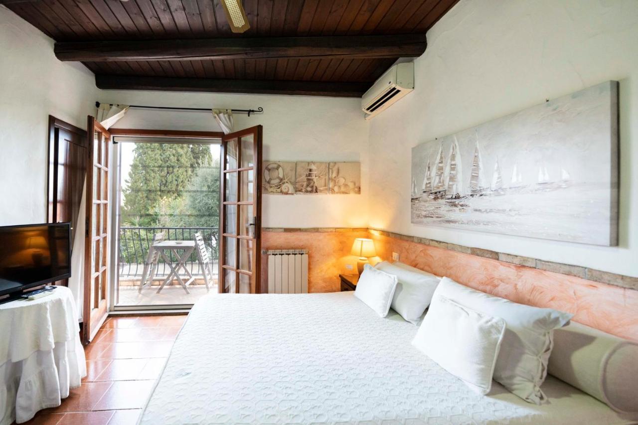 Sa Domu Sarda Suites - Bed & Breakfast Porto Columbu - Perd'E Sali Εξωτερικό φωτογραφία