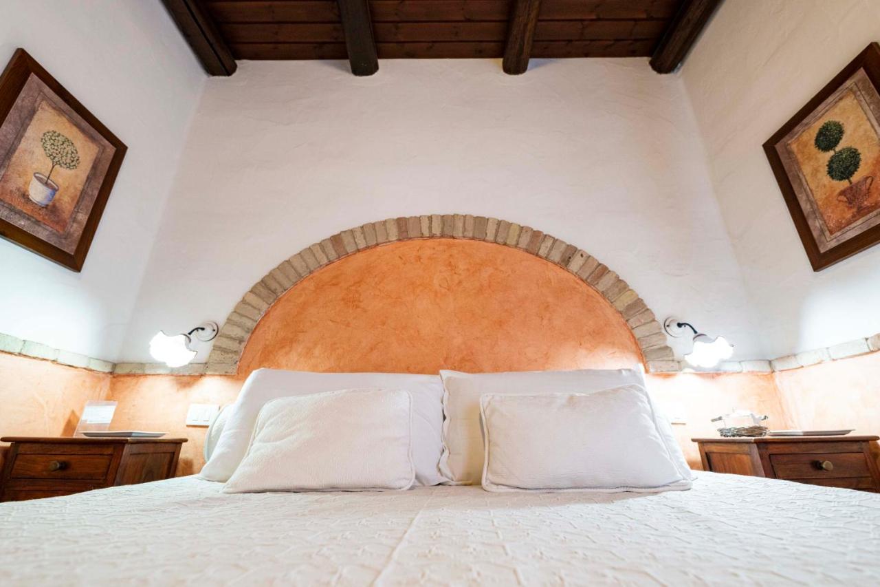 Sa Domu Sarda Suites - Bed & Breakfast Porto Columbu - Perd'E Sali Εξωτερικό φωτογραφία