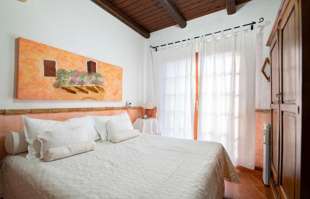 Sa Domu Sarda Suites - Bed & Breakfast Porto Columbu - Perd'E Sali Εξωτερικό φωτογραφία